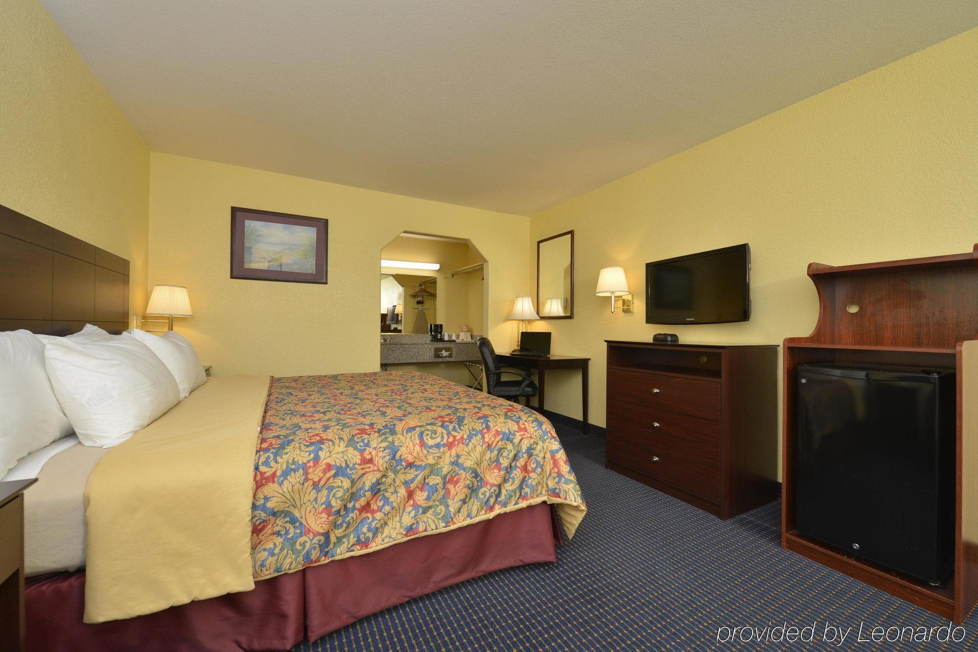 Days Inn Gun Barrel City Εξωτερικό φωτογραφία