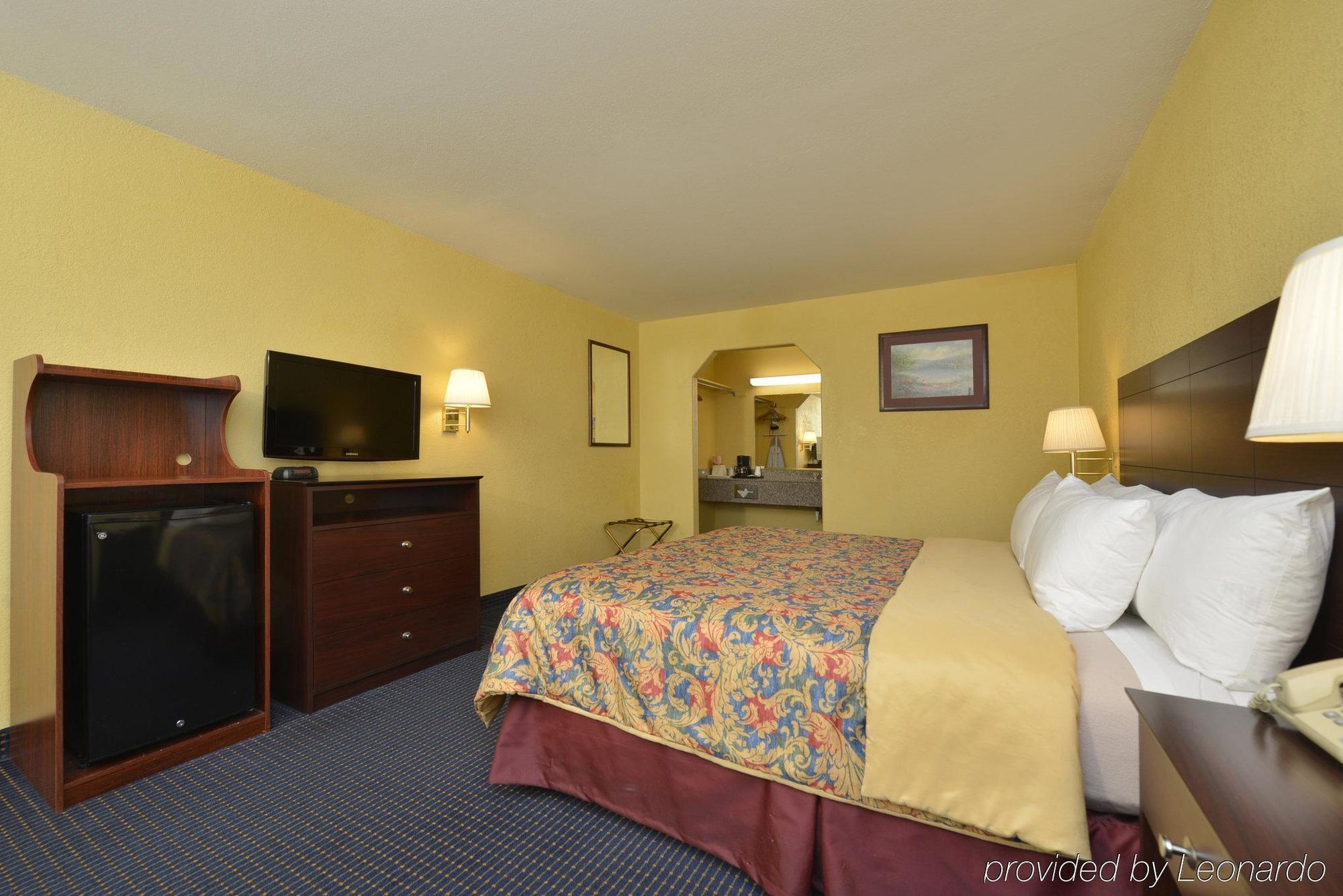 Days Inn Gun Barrel City Εξωτερικό φωτογραφία