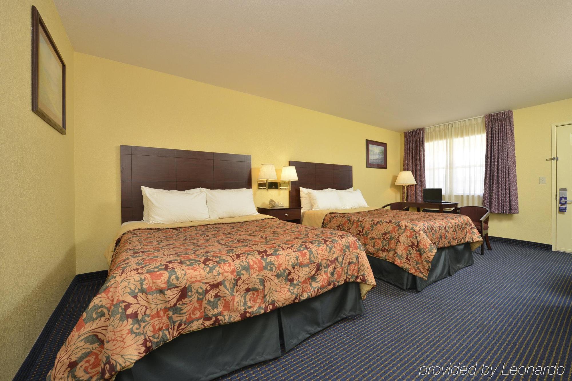 Days Inn Gun Barrel City Εξωτερικό φωτογραφία