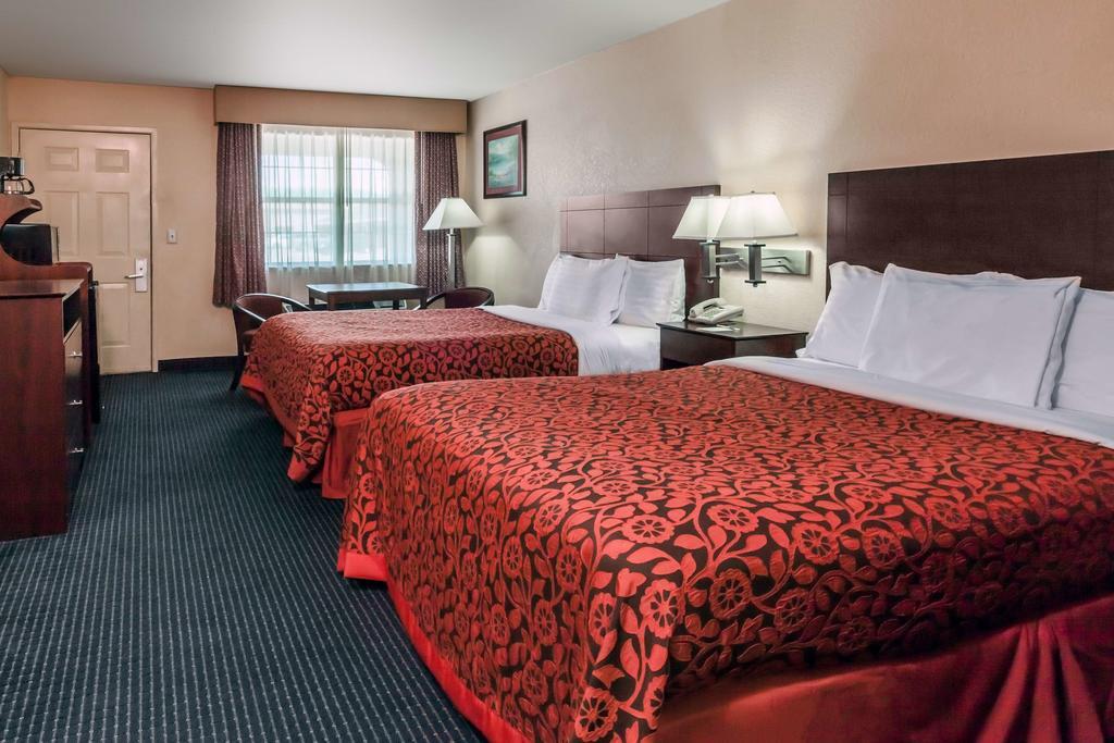 Days Inn Gun Barrel City Εξωτερικό φωτογραφία